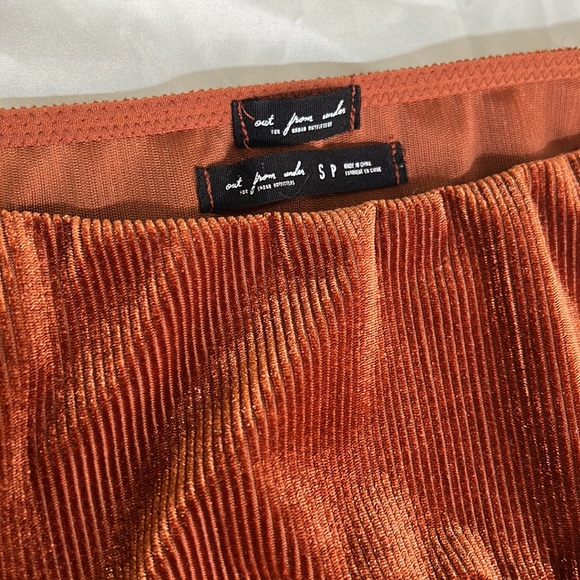 Urban Outfitters Orange Rust Velvet Ribbed Long Sleeve Keyhole Cutout Bodysuit - Picture 3 of 7